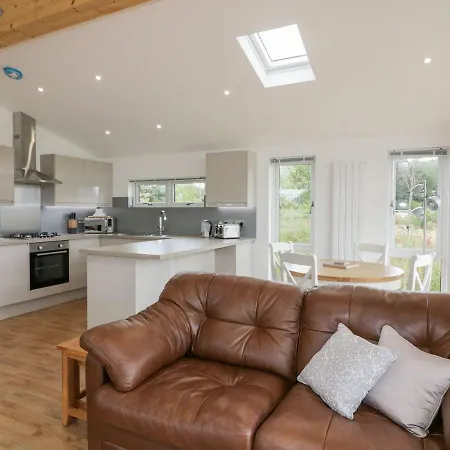 7 Meadow Retreat * Liskeard