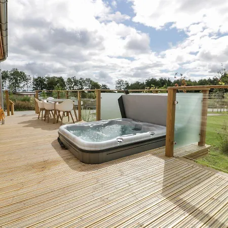 7 Meadow Retreat